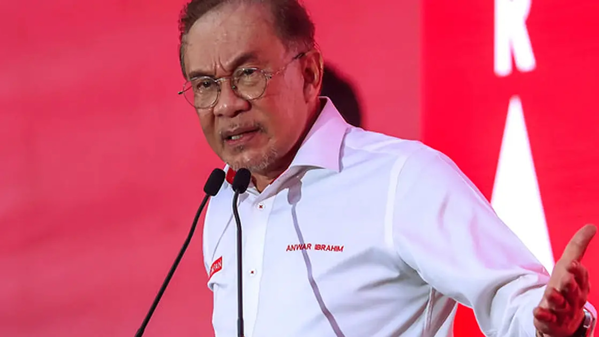 Anwar Underscores Importance of Strong Government-Ruler Relations for Regional Stability