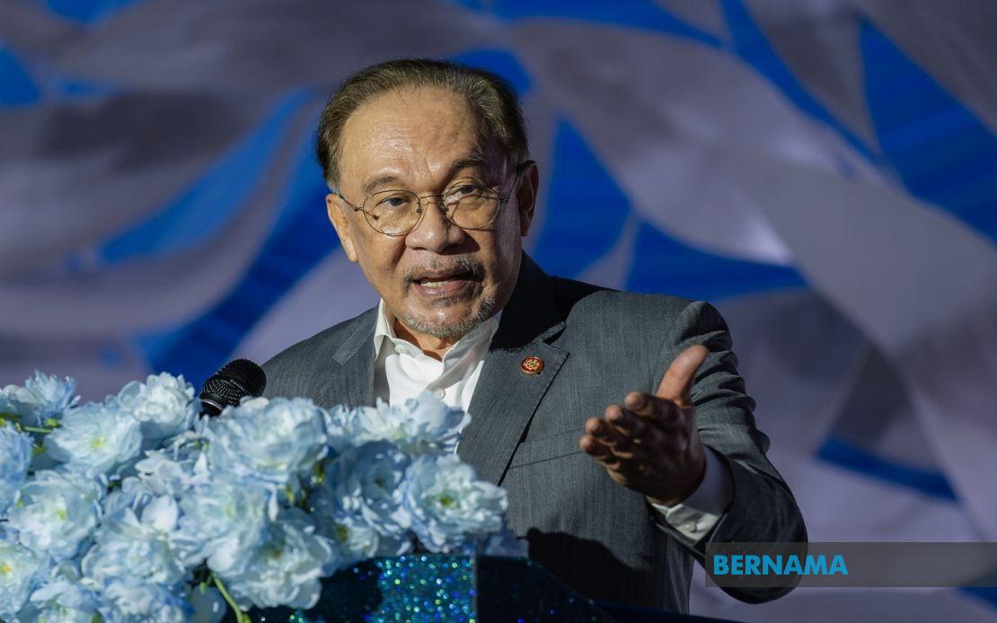 Malaysia Will Immediately Deport Any Israelis Found in Country, PM Anwar Ibrahim Says