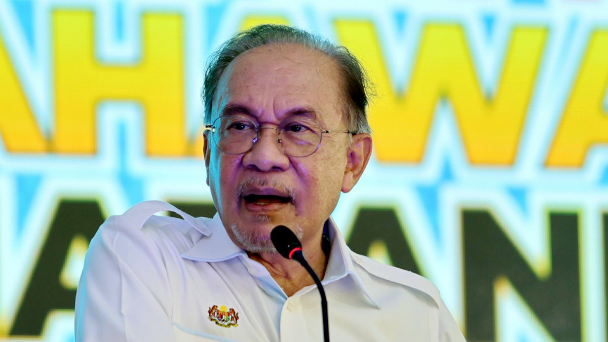 Anwar Uses TikTok for Final Push in Negri Sembilan Campaign