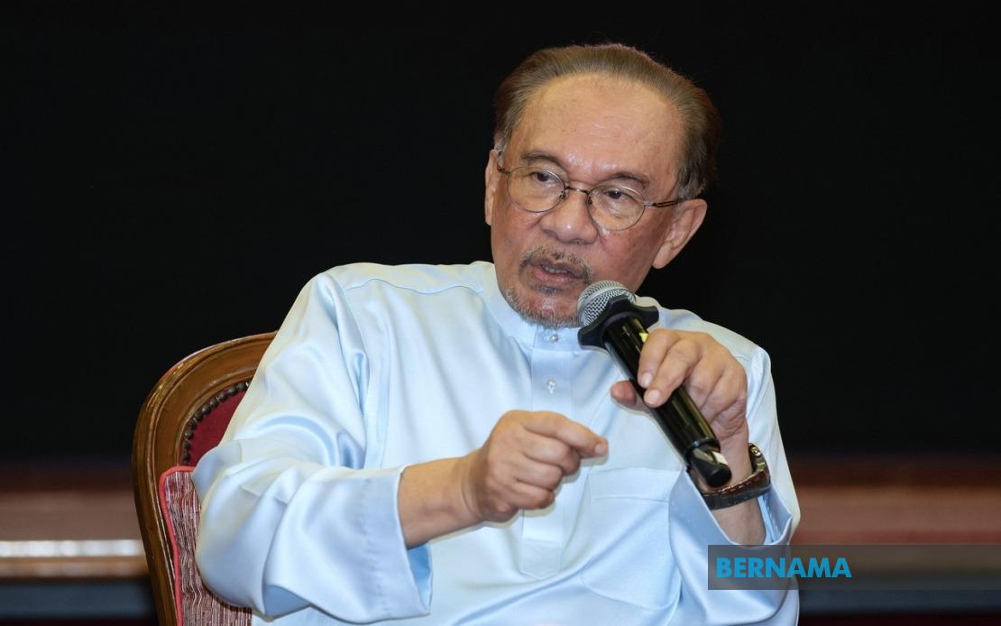 Anwar Seeks Prabowo's Help on Felda's Troubled RM2.5 Billion Indonesia Investment