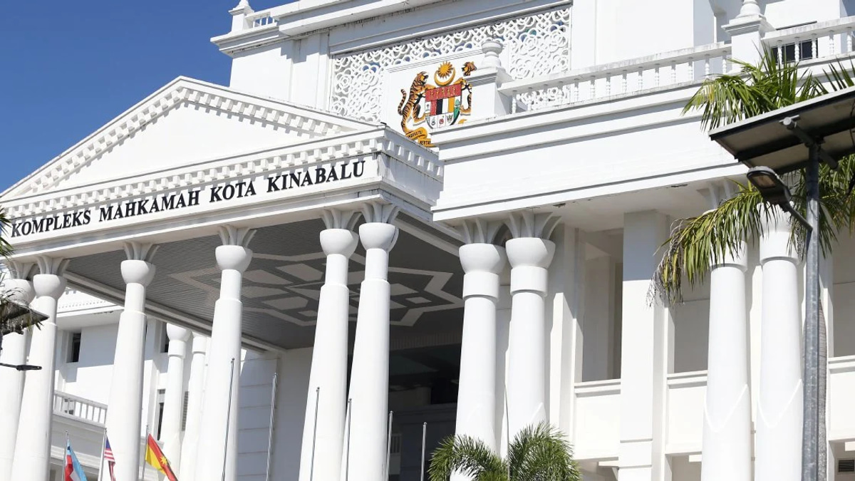 Handwriting Expert Reaffirms Doubts Over Zara Mahathir's Journal Entries in Court