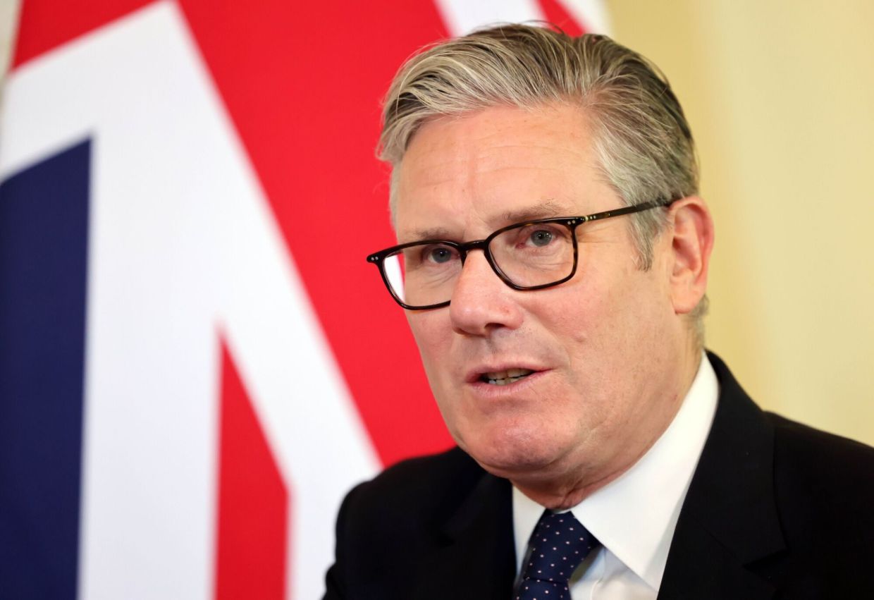 Starmer Moves Ahead with Teen Social Media Ban Before G7 Summit