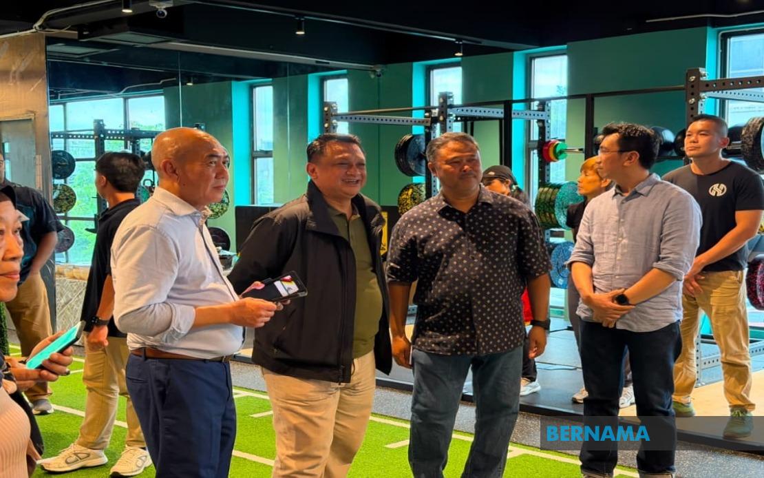 Strengthening Muscles Key to Preventing Falls in Malaysia's Ageing Population, Says Fitness Advocate
